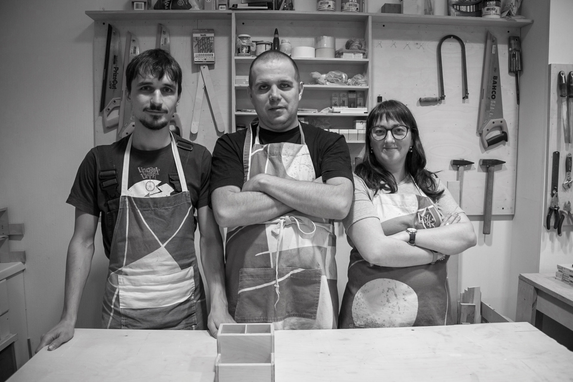 Саша в мастерской