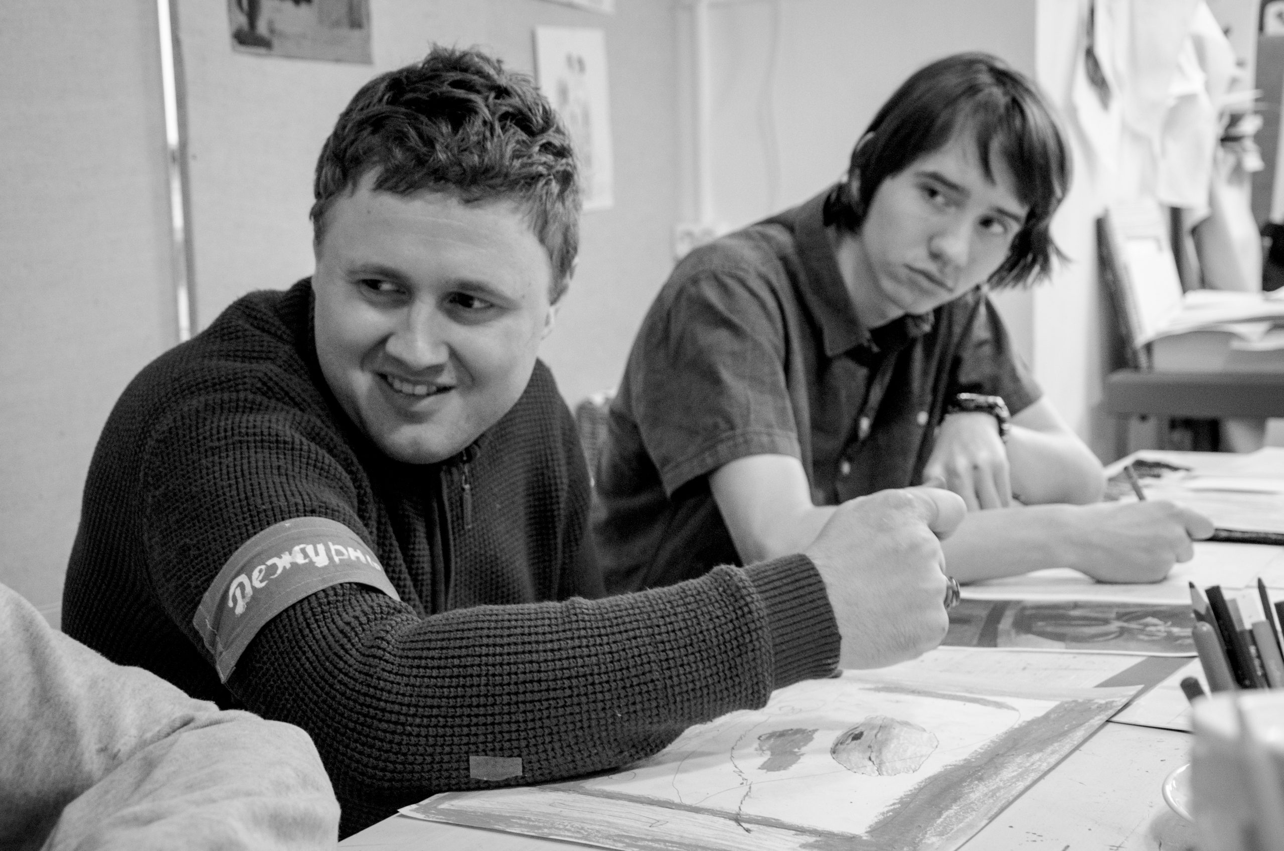 Саша в мастерской